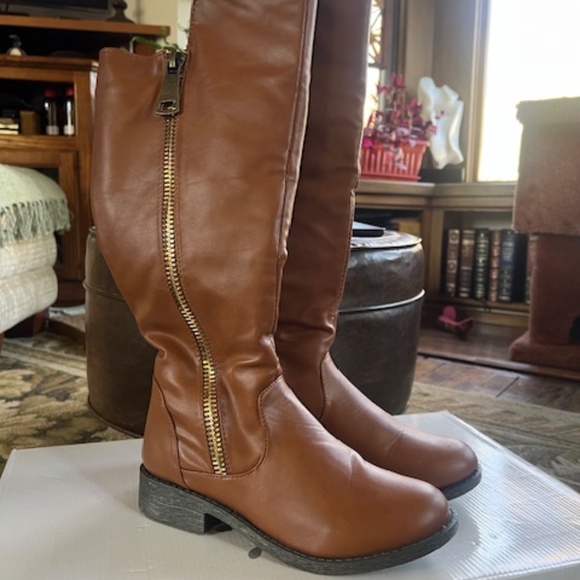 Olivia Miller Size 7 Chestnut Boots - Picture 2 of 5